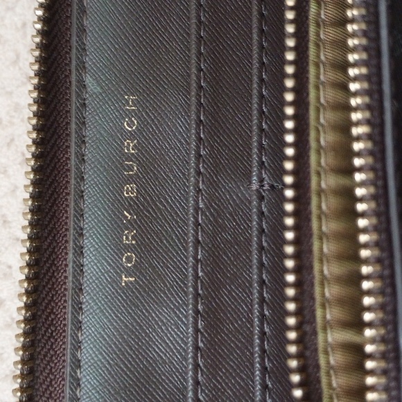 Tory Burch Robinson Striped Zip Around Wallet - Picture 8 of 11